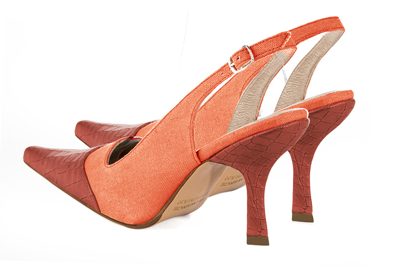 Chaussure femme à brides :  couleur orange corail. Bout pointu. Talon haut bobine. Vue arrière - Florence KOOIJMAN