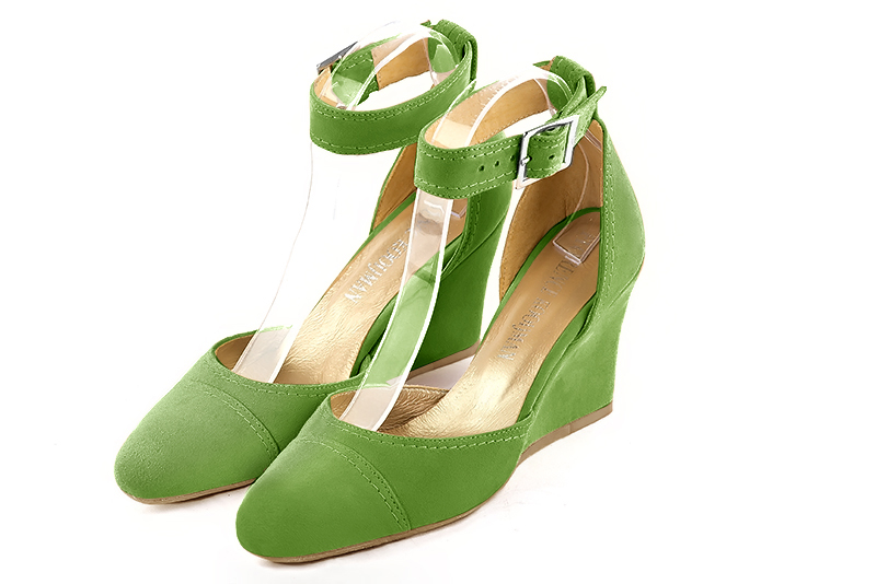 Chaussure femme à brides : Chaussure côtés ouverts bride cheville couleur vert anis. Bout rond. Talon haut compensé Vue avant - Florence KOOIJMAN