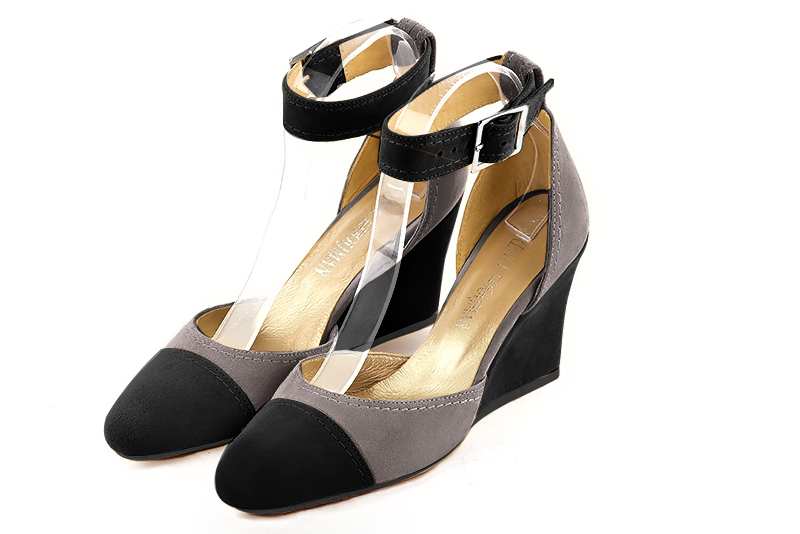 Chaussure femme à brides : Chaussure côtés ouverts bride cheville couleur noir mat et gris galet. Bout rond. Talon haut compensé Vue avant - Florence KOOIJMAN