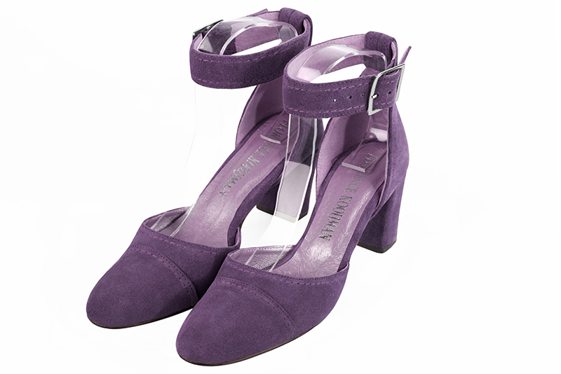 Chaussure femme à brides : Chaussure côtés ouverts bride cheville couleur violet améthyste. Bout rond. Talon mi-haut bottier Vue avant - Florence KOOIJMAN
