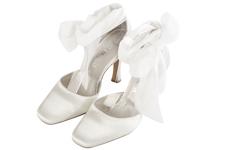 Chaussure femme à brides : Chaussure côtés ouverts foulard cheville couleur blanc pur. Bout carré. Talon très haut bobine Vue avant - Florence KOOIJMAN