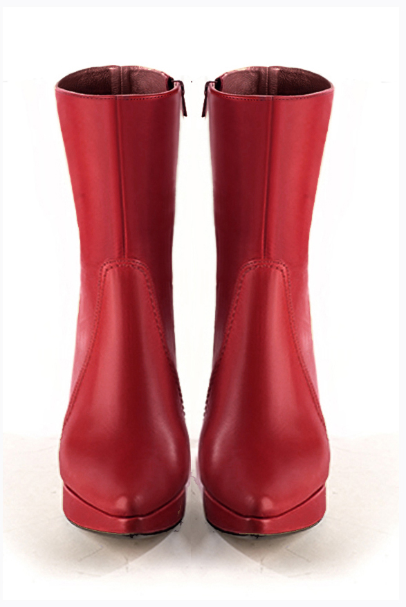 Boots femme : Boots fermeture éclair à l'intérieur couleur rouge coquelicot. Bout effilé. Talon très haut fin. Plateforme à l'avant. Vue du dessus - Florence KOOIJMAN