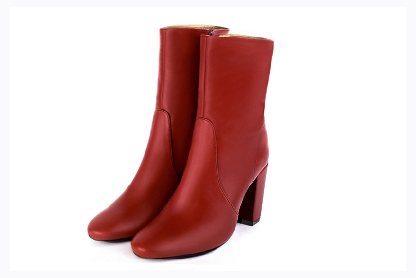 Boots femme : Boots fermeture éclair à l'intérieur couleur rouge coquelicot. Bout rond. Talon haut bottier Vue avant - Florence KOOIJMAN