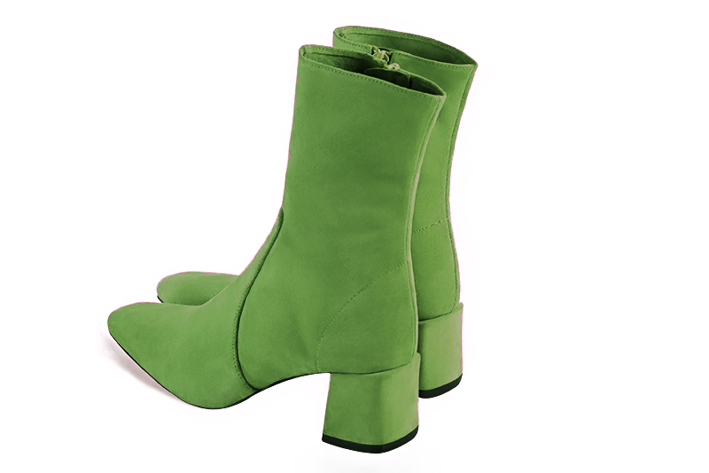 Boots femme : Boots fermeture éclair à l'intérieur couleur vert anis. Bout carré. Talon mi-haut bottier. Vue arrière - Florence KOOIJMAN