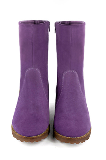 Boots femme : Boots fermeture éclair à l'intérieur couleur violet améthyste. Bout rond. Semelle gomme talon plat. Vue du dessus - Florence KOOIJMAN