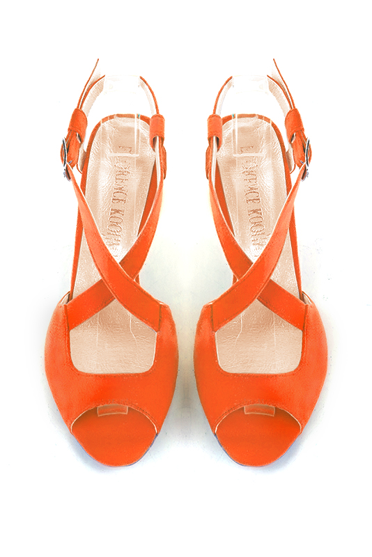 Sandale femme : Sandale soirées et cérémonies couleur orange clémentine. Bout rond. Talon haut trotteur. Vue du dessus - Florence KOOIJMAN