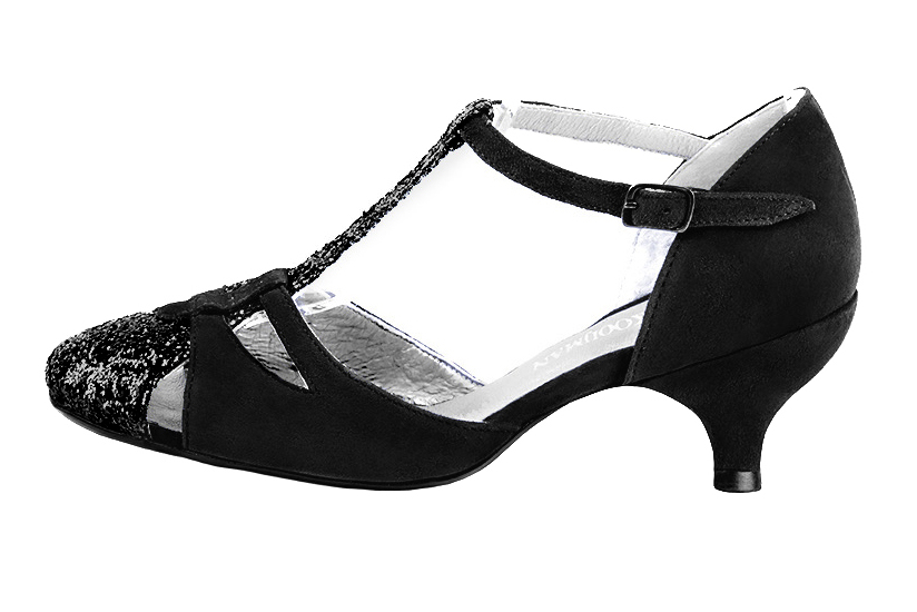 Chaussure femme à brides : Salomé côtés ouverts couleur noir brillant. Bout rond. Talon mi-haut bobine. Vue de profil - Florence KOOIJMAN