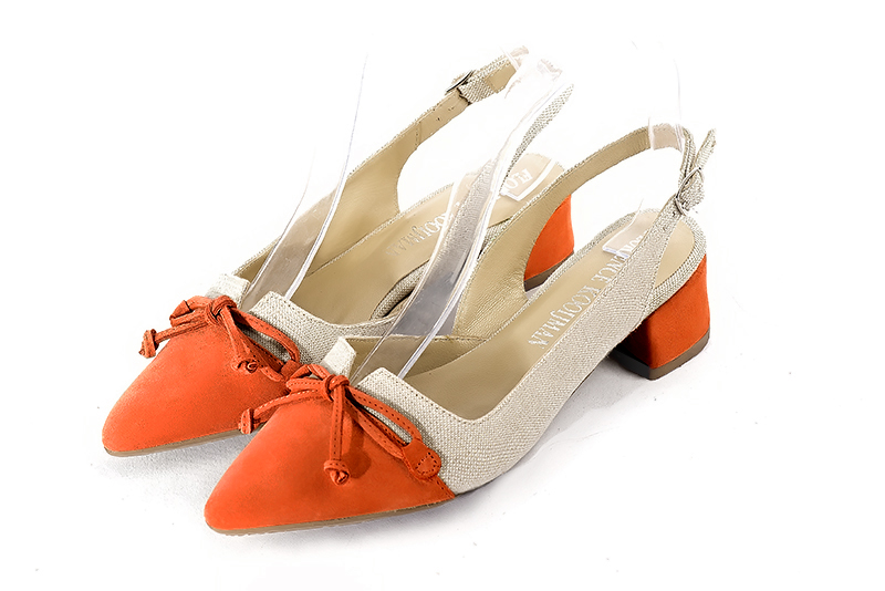 Chaussure femme à brides :  couleur orange clémentine et beige naturel. Bout effilé. Petit talon évasé Vue avant - Florence KOOIJMAN