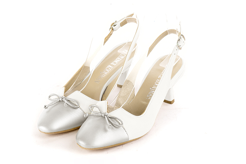 Chaussure femme à brides :  couleur argent platine et blanc pur. Bout rond. Talon mi-haut bobine Vue avant - Florence KOOIJMAN