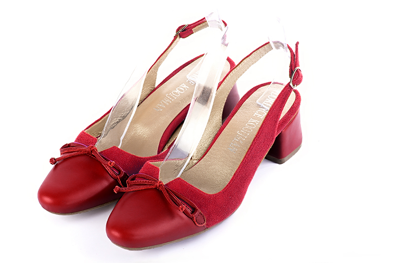 Chaussure femme à brides :  couleur rouge carmin. Bout rond. Petit talon évasé Vue avant - Florence KOOIJMAN