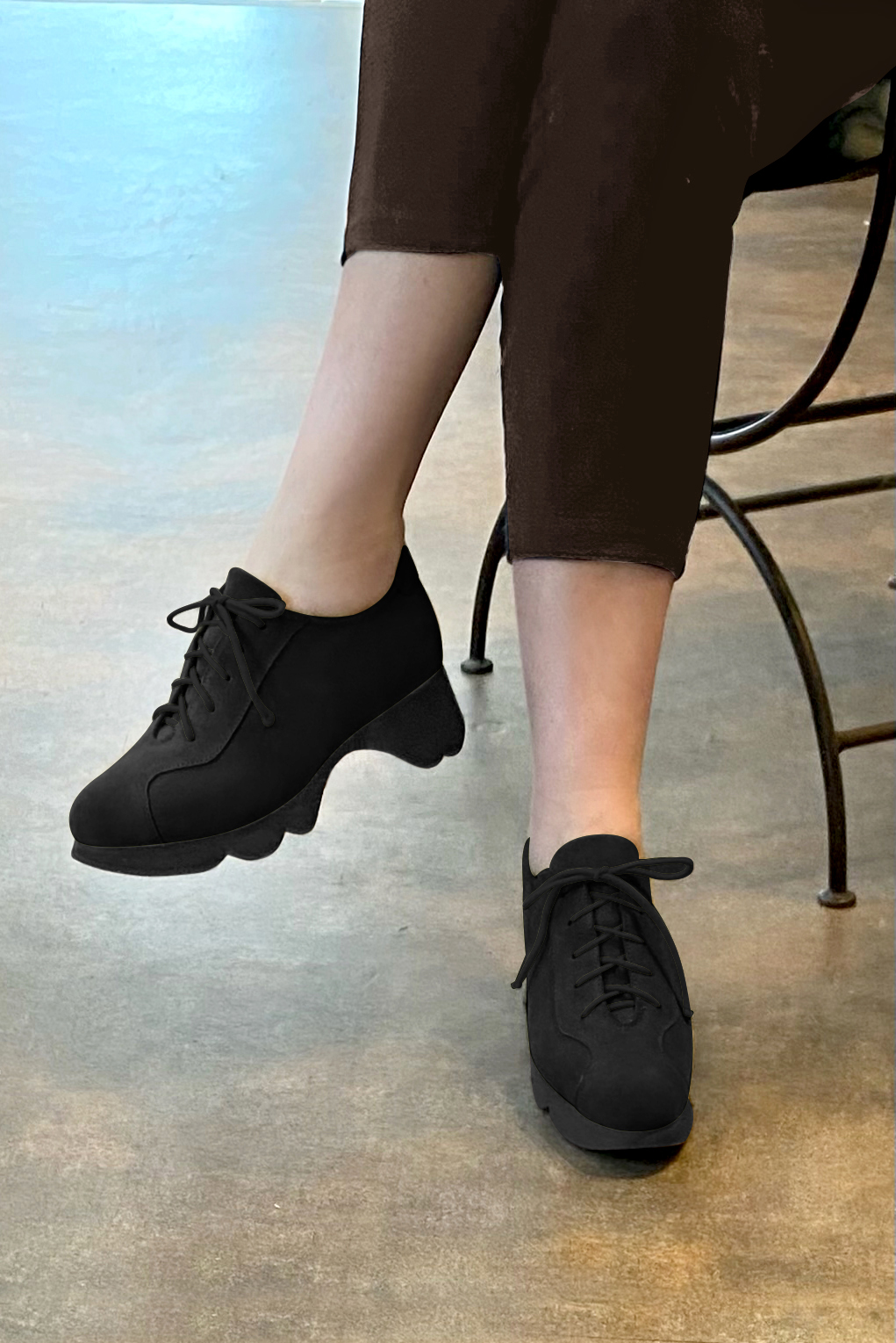 Chaussure femme à lacets : Derby sport couleur noir mat.. Vue porté - Florence KOOIJMAN
