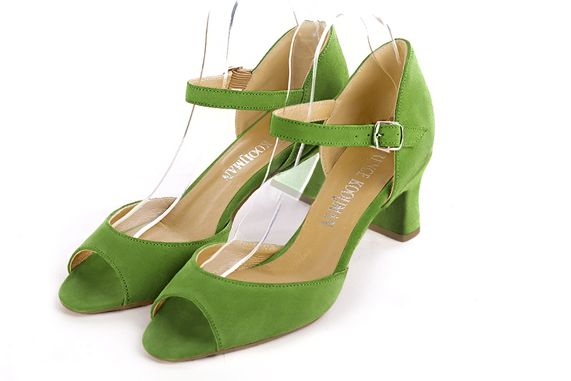 Sandale femme : Sandale soirées et cérémonies couleur vert anis. Bout carré. Talon mi-haut bobine Vue avant - Florence KOOIJMAN