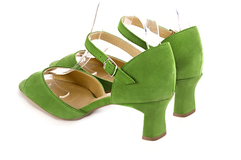 Sandale femme : Sandale soirées et cérémonies couleur vert anis. Bout carré. Talon mi-haut bobine. Vue arrière - Florence KOOIJMAN