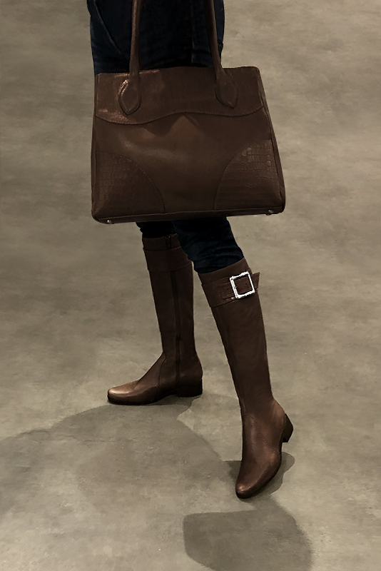 Luxueux grand sac à main, élégant et raffiné, coloris marron ébène. Personnalisation : Choix des cuirs et des couleurs. - Florence KOOIJMAN