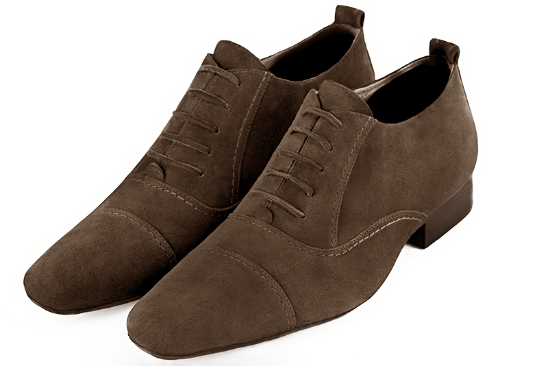Chaussures homme à lacets type derbies ou richelieux :  couleur marron chocolat.. Bout rond. Semelle cuir talon plat Vue avant - Florence KOOIJMAN