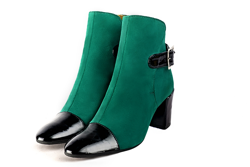 Boots femme : Boots avec des boucles à l'arrière couleur noir brillant et vert émeraude. Bout rond. Talon mi-haut bottier Vue avant - Florence KOOIJMAN