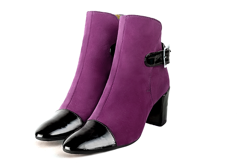 Boots femme : Boots avec des boucles à l'arrière couleur noir brillant et violet myrtille. Bout rond. Talon mi-haut bottier Vue avant - Florence KOOIJMAN