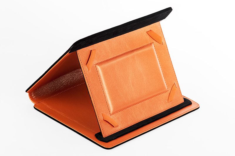 Etui pour tablette orange abricot et noir mat haut de gamme. Personnalisation Vue avant - Florence KOOIJMAN