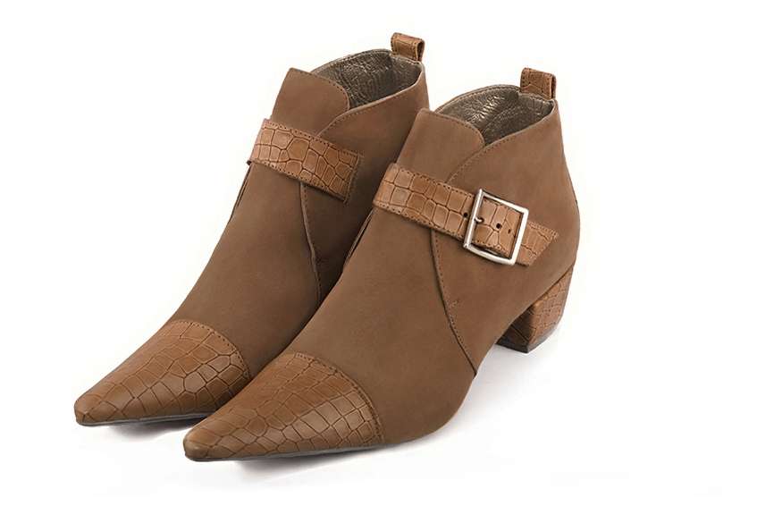 Boots femme : Boots avec des boucles à l'avant couleur marron caramel. Bout pointu. Petit talon conique Vue avant - Florence KOOIJMAN