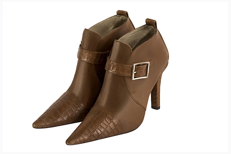 Boots femme : Boots avec des boucles à l'avant couleur marron caramel. Bout pointu. Talon très haut fin Vue avant - Florence KOOIJMAN