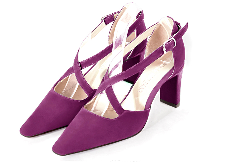Chaussure femme à brides : Chaussure côtés ouverts brides croisées couleur violet myrtille. Bout effilé. Talon haut virgule Vue avant - Florence KOOIJMAN
