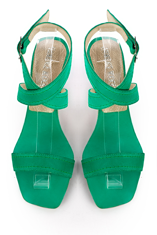 Sandale femme : Sandale soirées et cérémonies couleur vert émeraude. Bout carré. Talon haut compensé. Vue du dessus - Florence KOOIJMAN