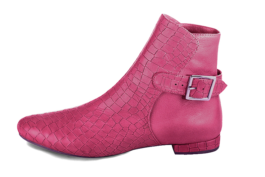 Boots femme : Boots avec des boucles à l'arrière couleur rose fuchsia. Bout rond. Talon plat bottier. Vue de profil - Florence KOOIJMAN