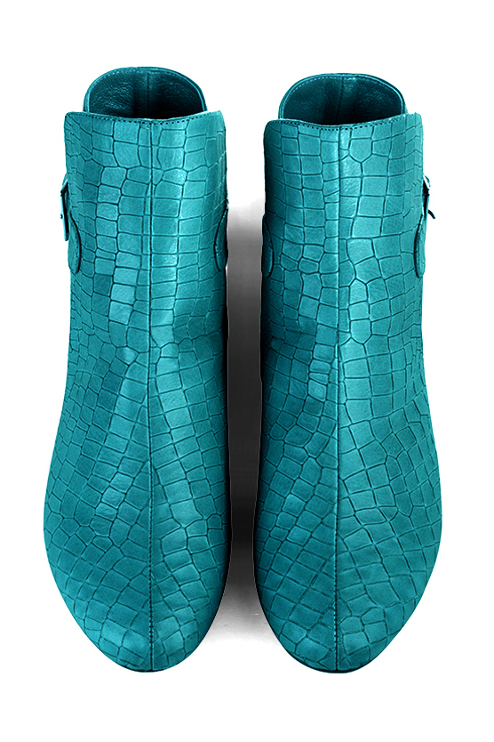 Boots femme : Boots avec des boucles à l'arrière couleur bleu turquoise. Bout rond. Talon plat bottier. Vue du dessus - Florence KOOIJMAN