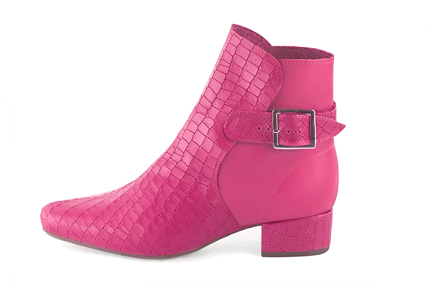 Boots femme : Boots avec des boucles à l'arrière couleur rose fuchsia. Bout rond. Petit talon bottier. Vue de profil - Florence KOOIJMAN