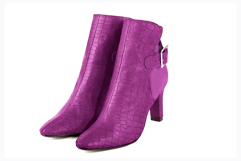 Boots femme : Boots avec des boucles à l'arrière couleur violet mauve. Bout rond. Talon haut trotteur Vue avant - Florence KOOIJMAN