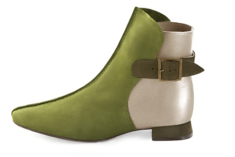 Boots femme : Boots avec des boucles à l'arrière couleur vert pistache et or doré. Bout carré. Talon plat évasé. Vue de profil - Florence KOOIJMAN