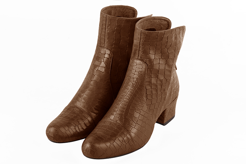 Boots femme : Boots fermeture éclair à l'arrière couleur marron caramel. Bout rond. Petit talon trotteur Vue avant - Florence KOOIJMAN