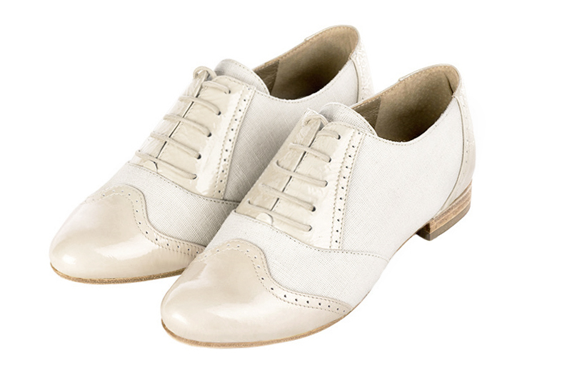 Chaussure femme à lacets : Derby original couleur blanc ivoire. Vue avant - Florence KOOIJMAN