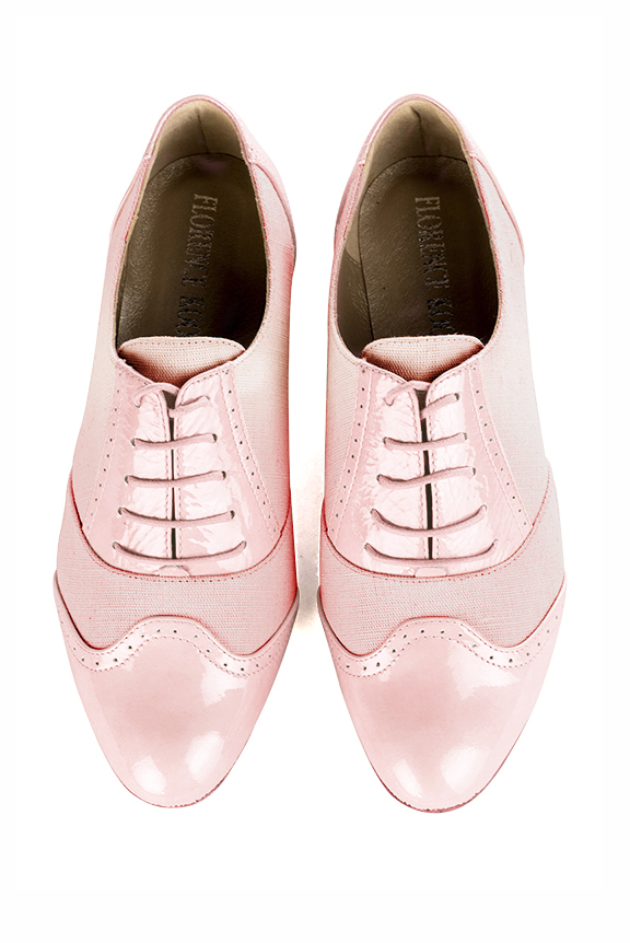 Chaussure femme à lacets : Derby original couleur rose pâle.. Vue du dessus - Florence KOOIJMAN