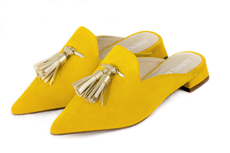 Chaussure femme à brides : Mule mocassin couleur jaune soleil et or doré. Bout pointu. Talon plat évasé Vue avant - Florence KOOIJMAN