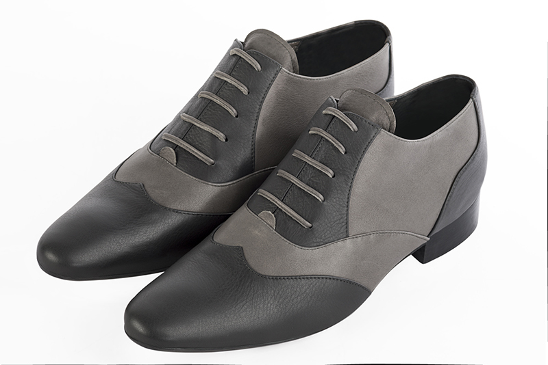 Chaussures homme à lacets type derbies ou richelieux :  couleur gris acier.. Bout rond. Semelle cuir talon plat Vue avant - Florence KOOIJMAN