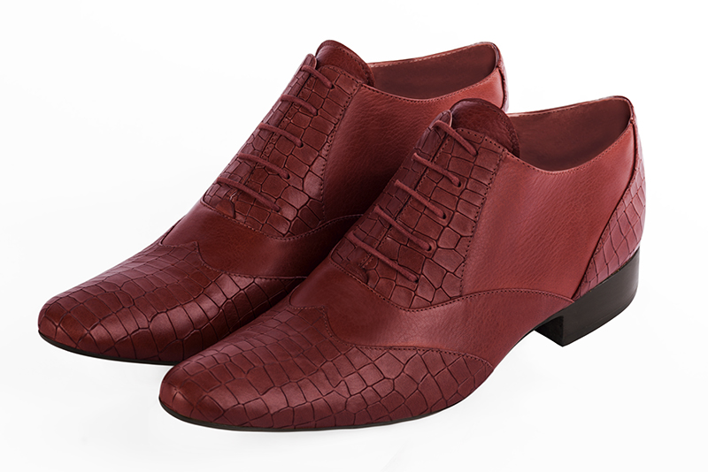 Chaussures homme à lacets type derbies ou richelieux :  couleur rouge carmin.. Bout rond. Semelle cuir talon plat Vue avant - Florence KOOIJMAN
