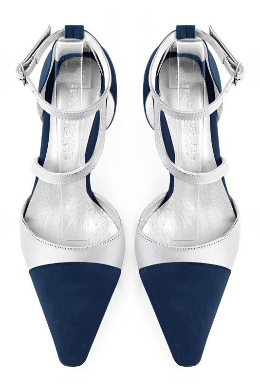 Chaussure femme à brides : Chaussure côtés ouverts bride serpent couleur bleu marine et argent platine. Bout effilé. Talon haut fin. Vue du dessus - Florence KOOIJMAN