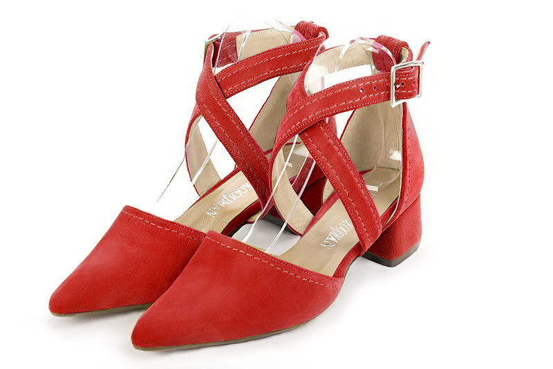 Chaussure femme à brides : Chaussure côtés ouverts brides croisées couleur rouge coquelicot. Bout effilé. Petit talon évasé Vue avant - Florence KOOIJMAN