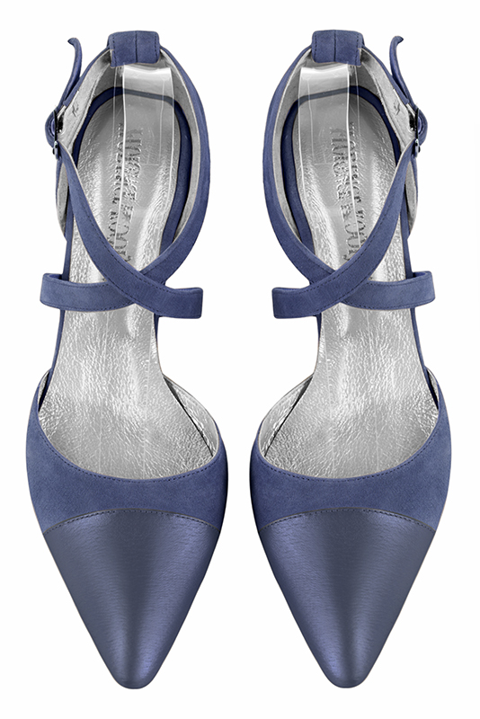 Chaussure femme à brides : Chaussure côtés ouverts brides croisées couleur bleu indigo. Bout effilé. Talon mi-haut virgule. Vue du dessus - Florence KOOIJMAN