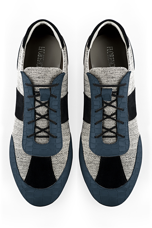 Basket homme habillée : Sneaker urbain tricolore couleur bleu denim, gris cendre et noir mat. Semelle fine. Doublure cuir. Vue du dessus - Florence KOOIJMAN