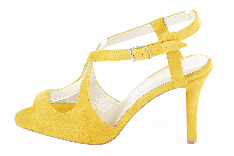 Sandale femme : Sandale soirées et cérémonies couleur jaune soleil. Bout rond. Talon haut fin. Vue de profil - Florence KOOIJMAN