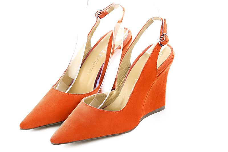 Chaussure femme à brides :  couleur orange clémentine. Bout pointu. Talon très haut compensé Vue avant - Florence KOOIJMAN