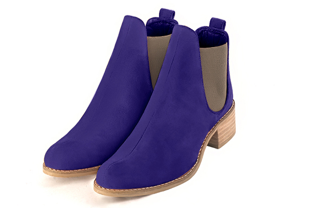Boots femme : Boots élastiques sur les côtés couleur violet outremer et beige mastic. Bout rond. Semelle cuir petit talon Vue avant - Florence KOOIJMAN