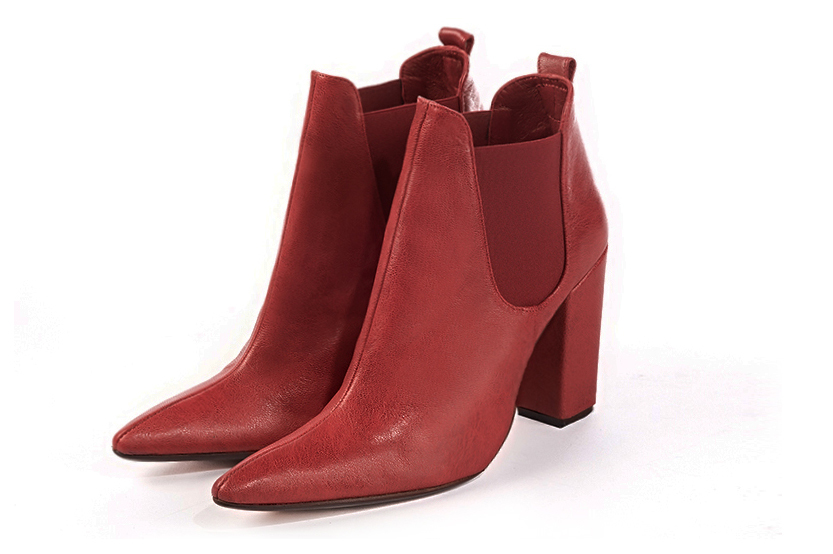 Boots femme : Boots élastiques sur les côtés couleur rouge coquelicot. Bout effilé. Talon très haut bottier Vue avant - Florence KOOIJMAN