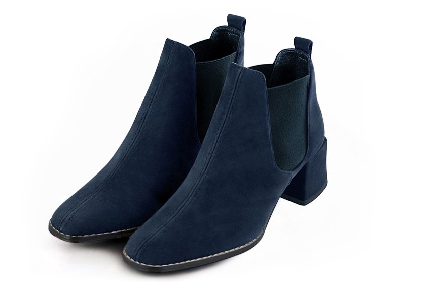 Boots femme : Boots élastiques sur les côtés couleur bleu marine. Bout carré. Talon mi-haut bottier Vue avant - Florence KOOIJMAN