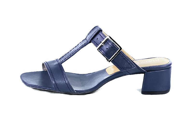 Sandale femme : Sandale soirées et cérémonies couleur bleu indigo. Bout carré. Petit talon évasé. Vue de profil - Florence KOOIJMAN