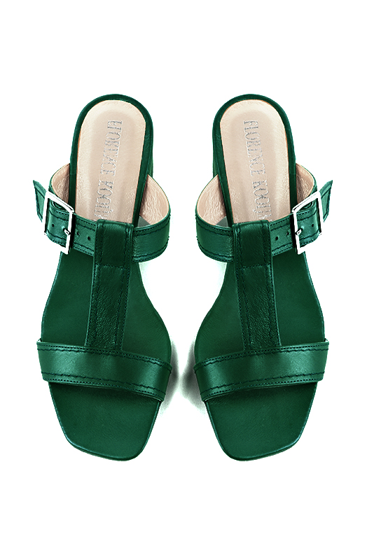 Sandale femme : Sandale soirées et cérémonies couleur vert émeraude. Bout carré. Petit talon évasé. Vue du dessus - Florence KOOIJMAN