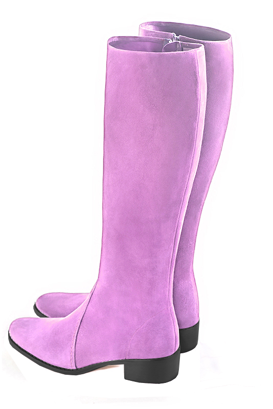 Botte femme : Bottes femme cavalières sur mesures couleur violet mauve. Bout rond. Semelle cuir petit talon. Vue arrière - Florence KOOIJMAN
