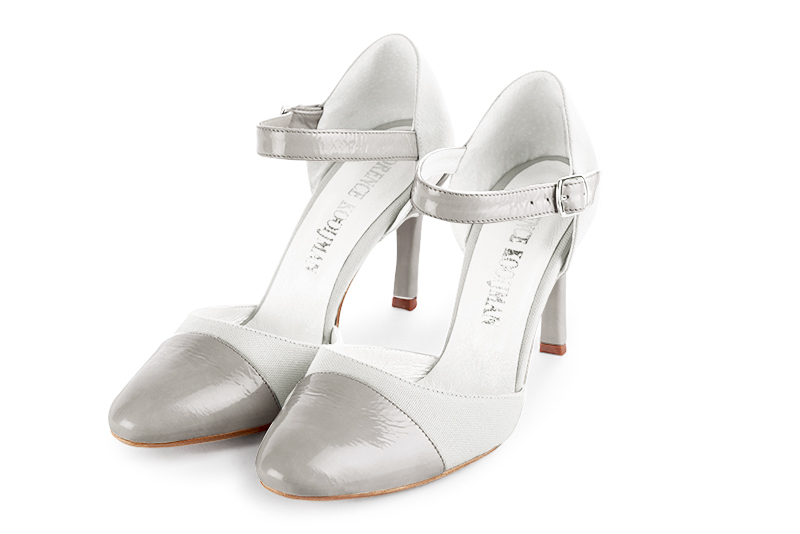 Chaussure femme à brides : Chaussure côtés ouverts bride cou-de-pied couleur gris perle et blanc pur. Bout rond. Talon très haut fin Vue avant - Florence KOOIJMAN